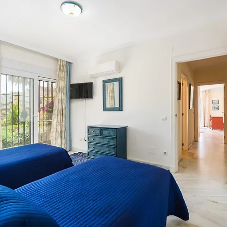 Sea View At White Pearl Ii, Elviria, דירה *