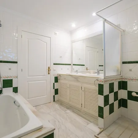 דירה Sea View At White Pearl Ii, Elviria, *