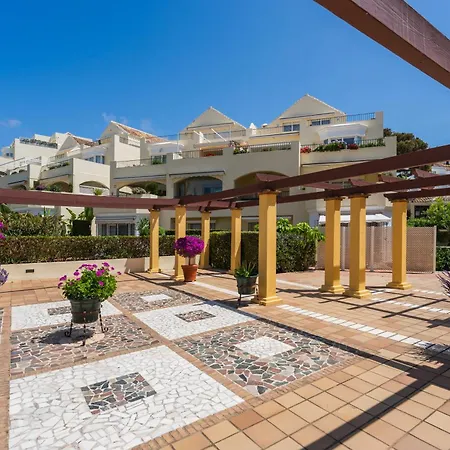 Sea View At White Pearl Ii, Elviria, דירה
